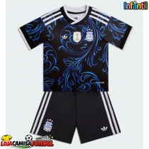 Camisa de Futebol Argentina Equipamento Secundário Infantil Mundo 2026 Manga Curta (+ Calças curtas)